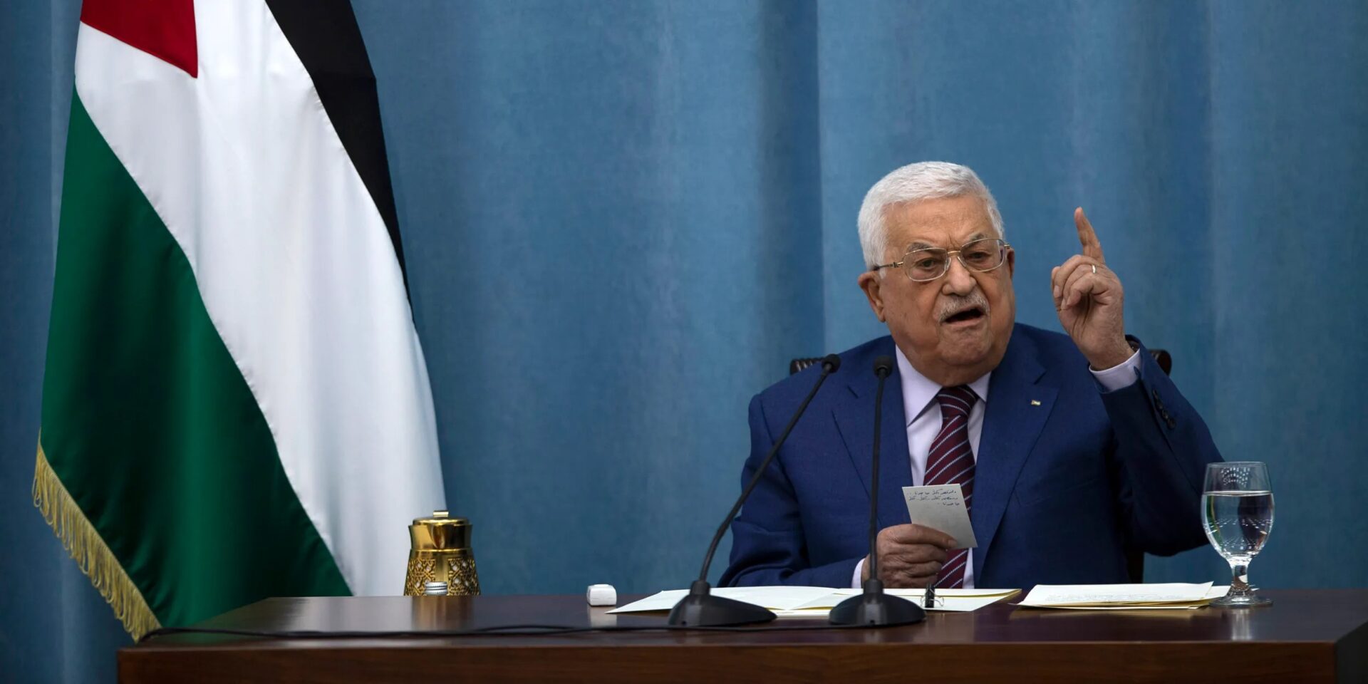 ويزعم دحلان أن القادة العرب يناقشون سراً خطة عربية لغزة ما بعد الحرب