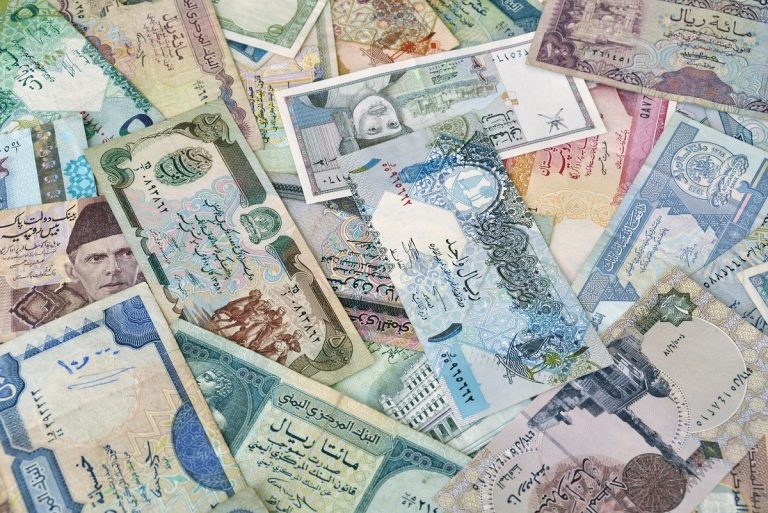 the currencies of 6 Arab countries