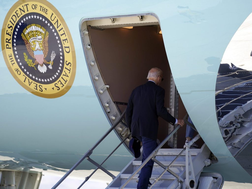 Air Force One Souvenir Scandal Rocks Journalists: Inside the