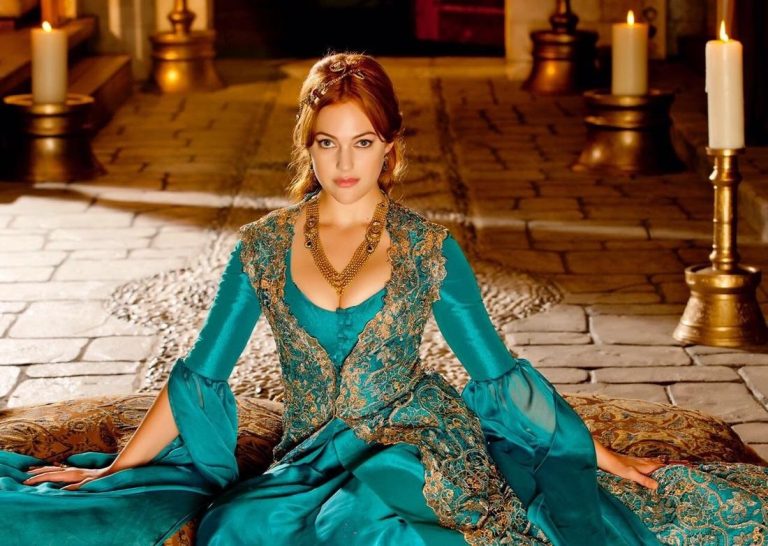 Turkish Actress Meryem Uzerli Sparks Controversy with Lavish Dinner in ...