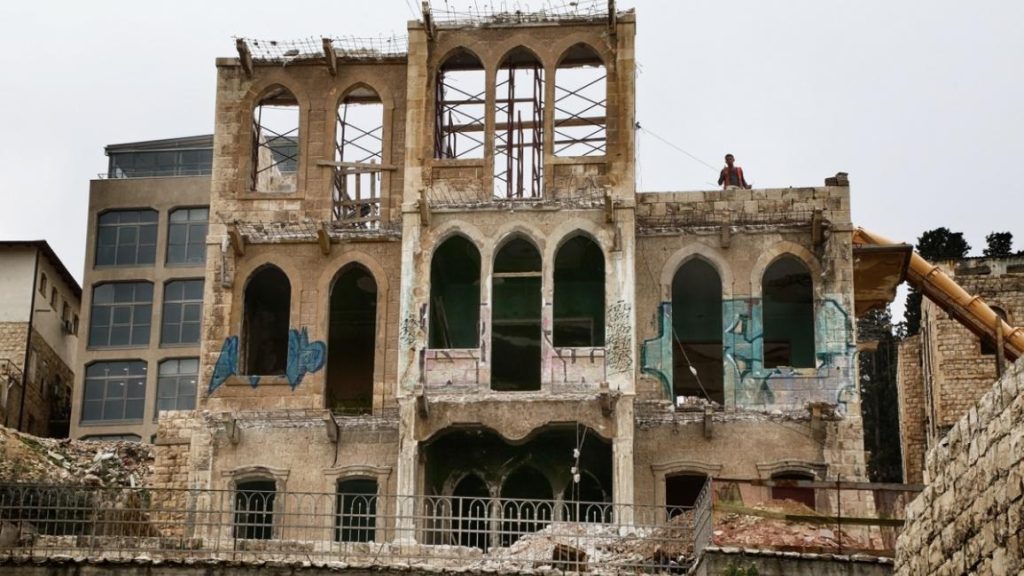 Researcher: Israel’s Border Wall Aims at West Bank Annexation, Not Security