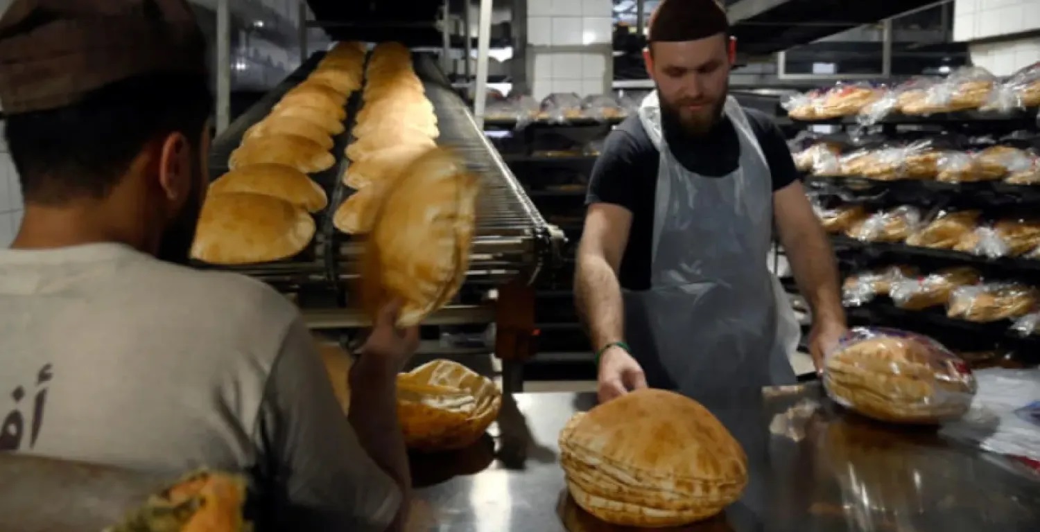 A study involving over 1,600 stage 3 colon cancer patients links consumption of white bread and other inflammatory foods to significantly higher mortality rates