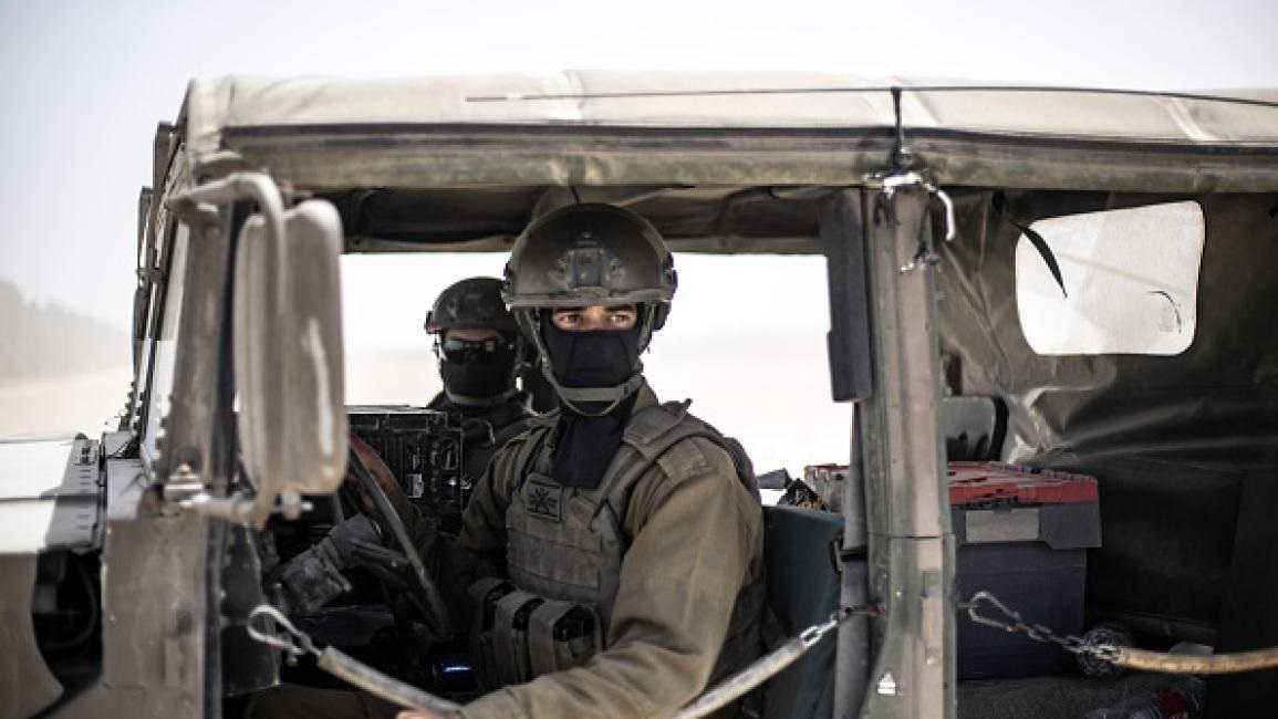 An Israeli report reveals Netanyahu authorized arming criminal groups in Gaza to challenge Hamas. The move, kept secret from Israel’s security cabinet,