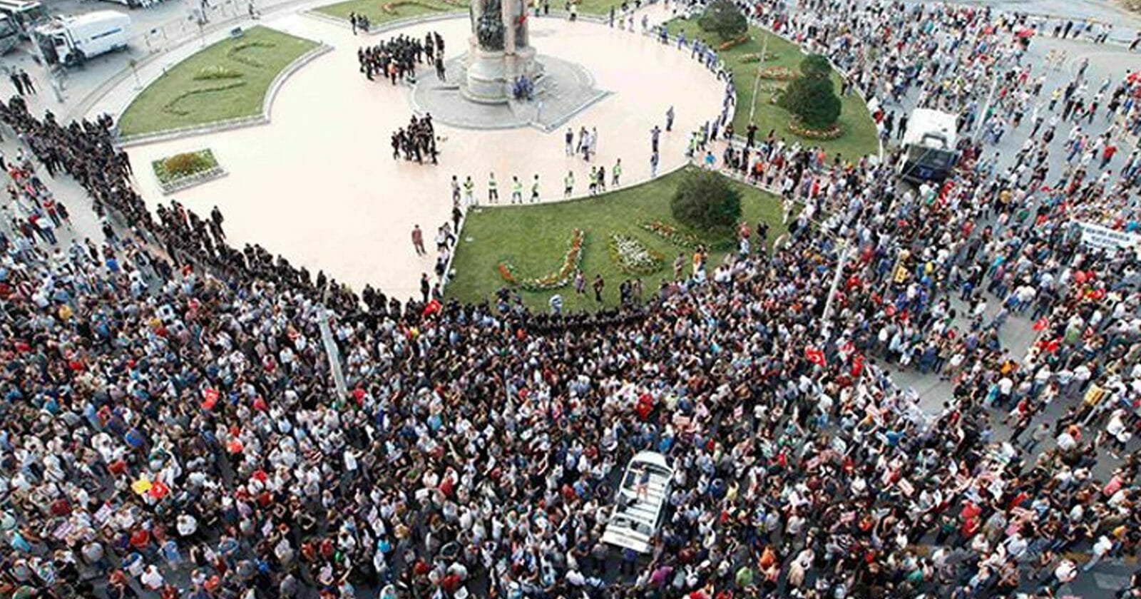 أردوغان واحتجاجات في ميدان تقسيم في اسطنبول watanserb.com