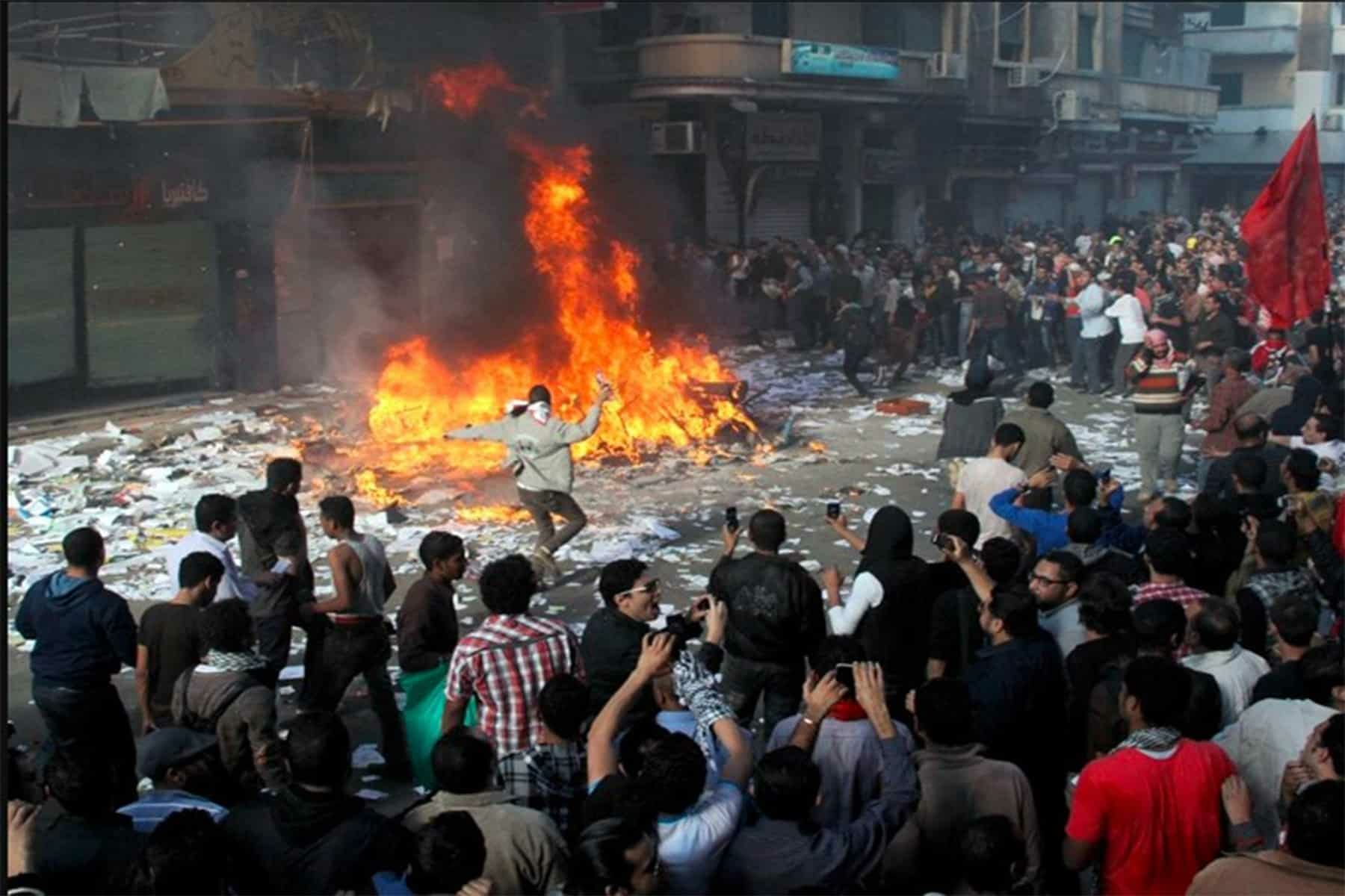 اعتداء الشرطة على مظاهرات الإخوان watanserb.com