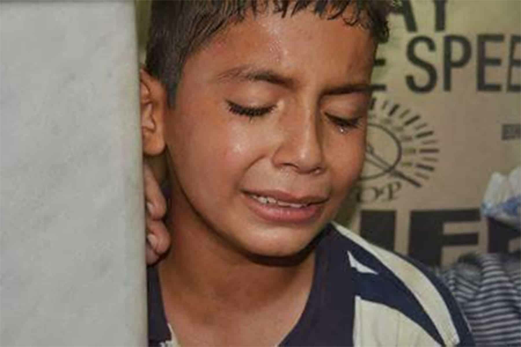 طفل مصري معتقل watanserb.com