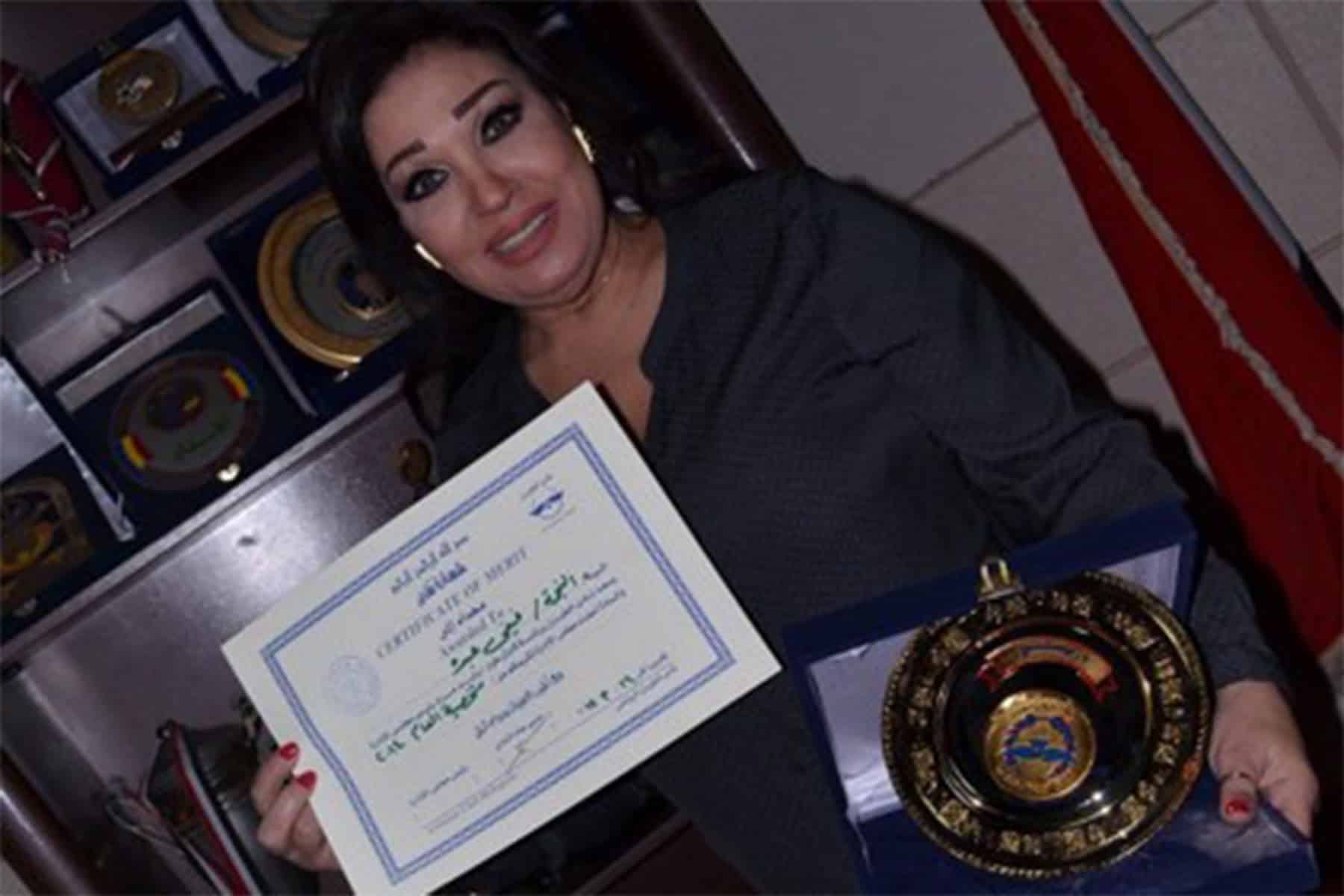 الراقصة فيفى عبده الأم المثالية watanserb.com