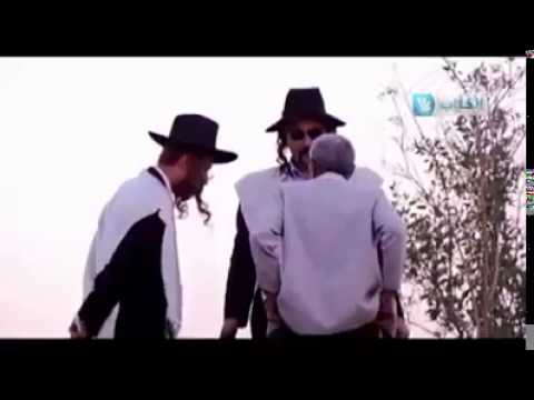 "فلسطيني" يتشبث بأرضه أمام المستوطنين