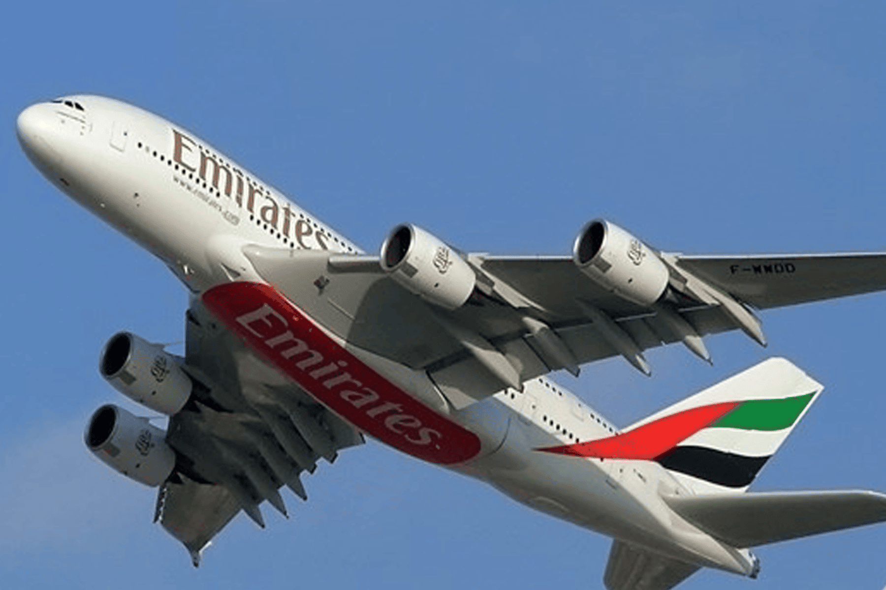 السعودية تغلق سفارتها باليمن watanserb.com