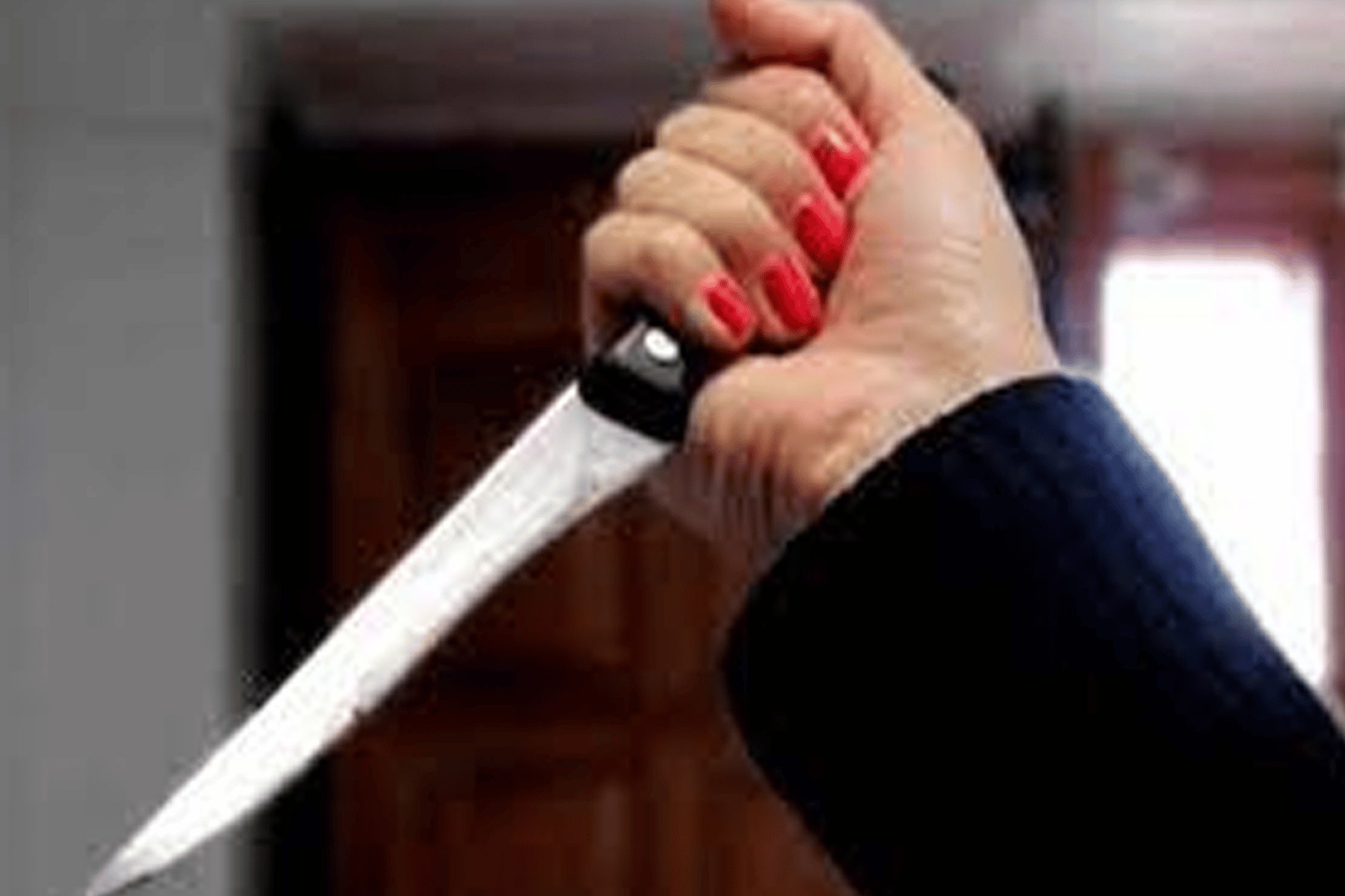 معركة بالسكاكين بين زوجين watanserb.com