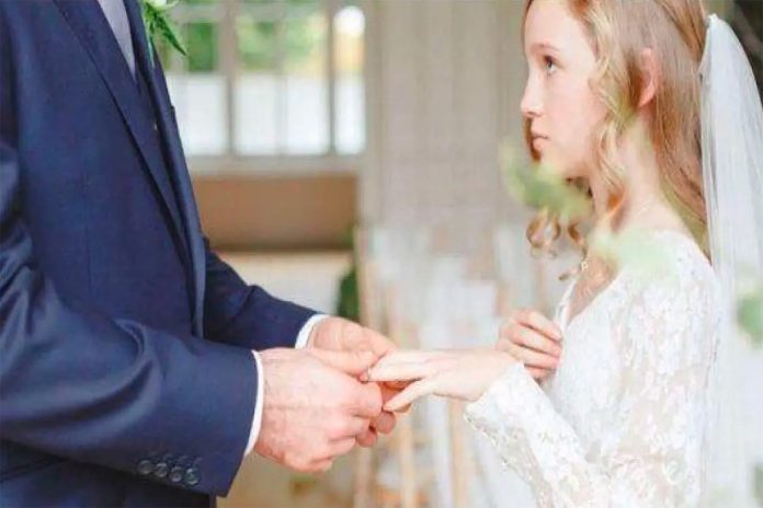 أسترالي يزوج ابنته القاصر watanserb.com