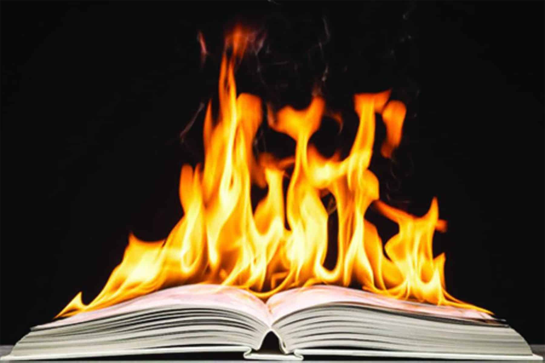 حرق الكتب الإسلامية watanserb.com