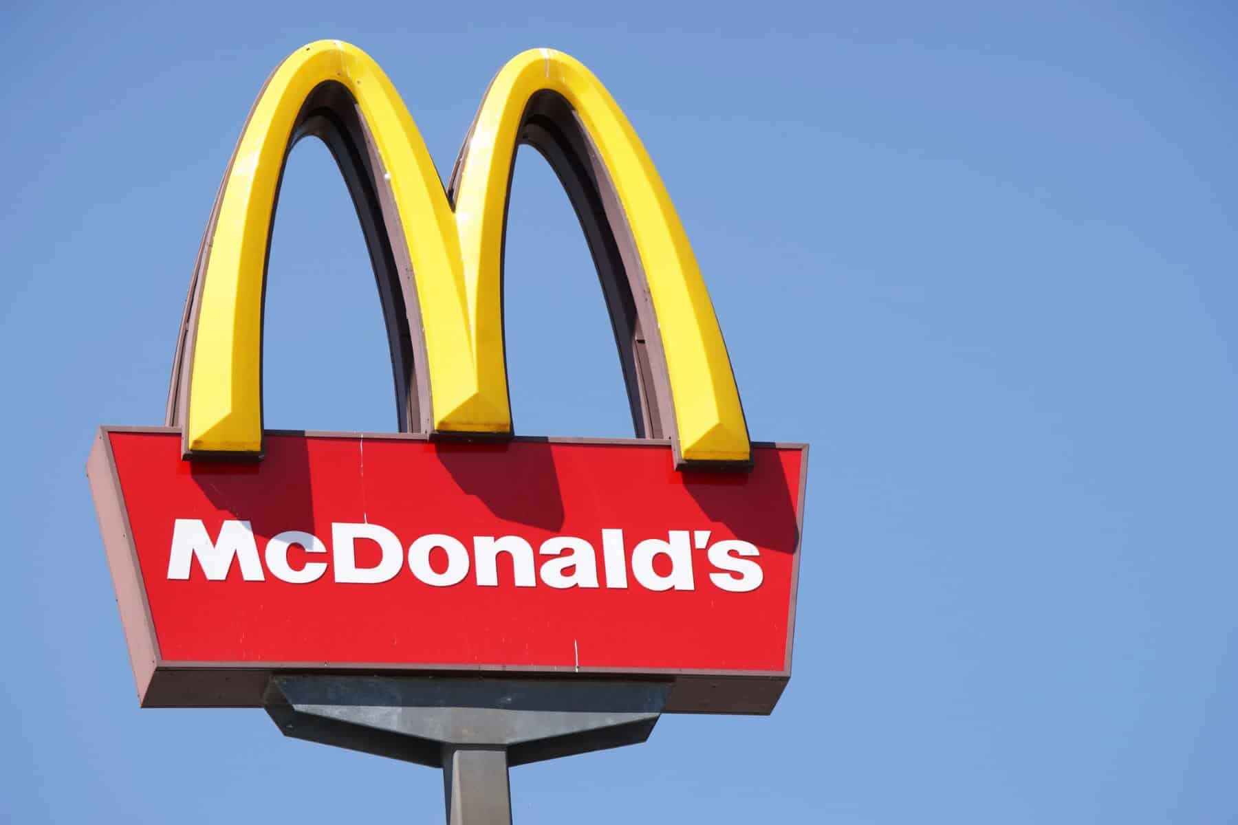 اعلان اغلاق المطاعم watanserb.com