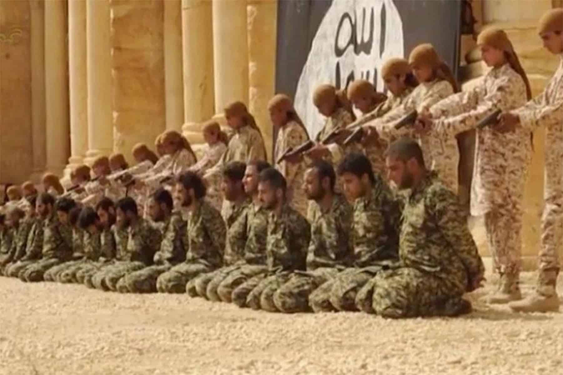 داعش يعدم جنود سوريين watanserb.com