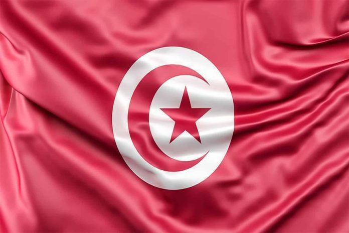 تونس تعتذر لرجل watanserb.com