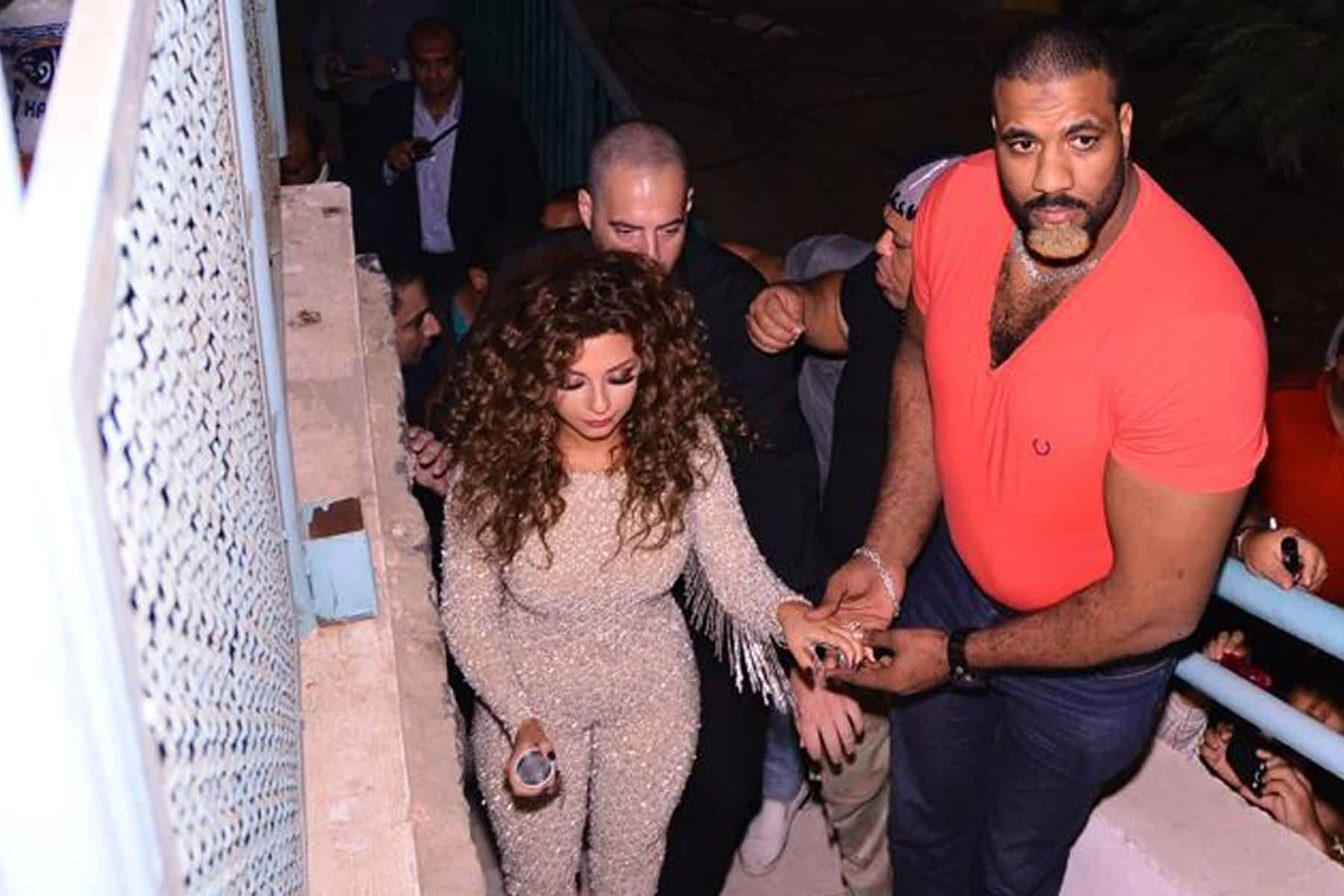 بودي جاردات والفنانة watanserb.com