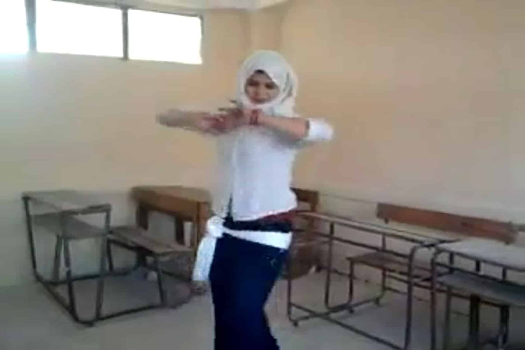 رقص مثيرة لطالبة مصرية watanserb.com