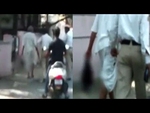 هندي يقطع رأس زوجته ويتجول به في الشارع!