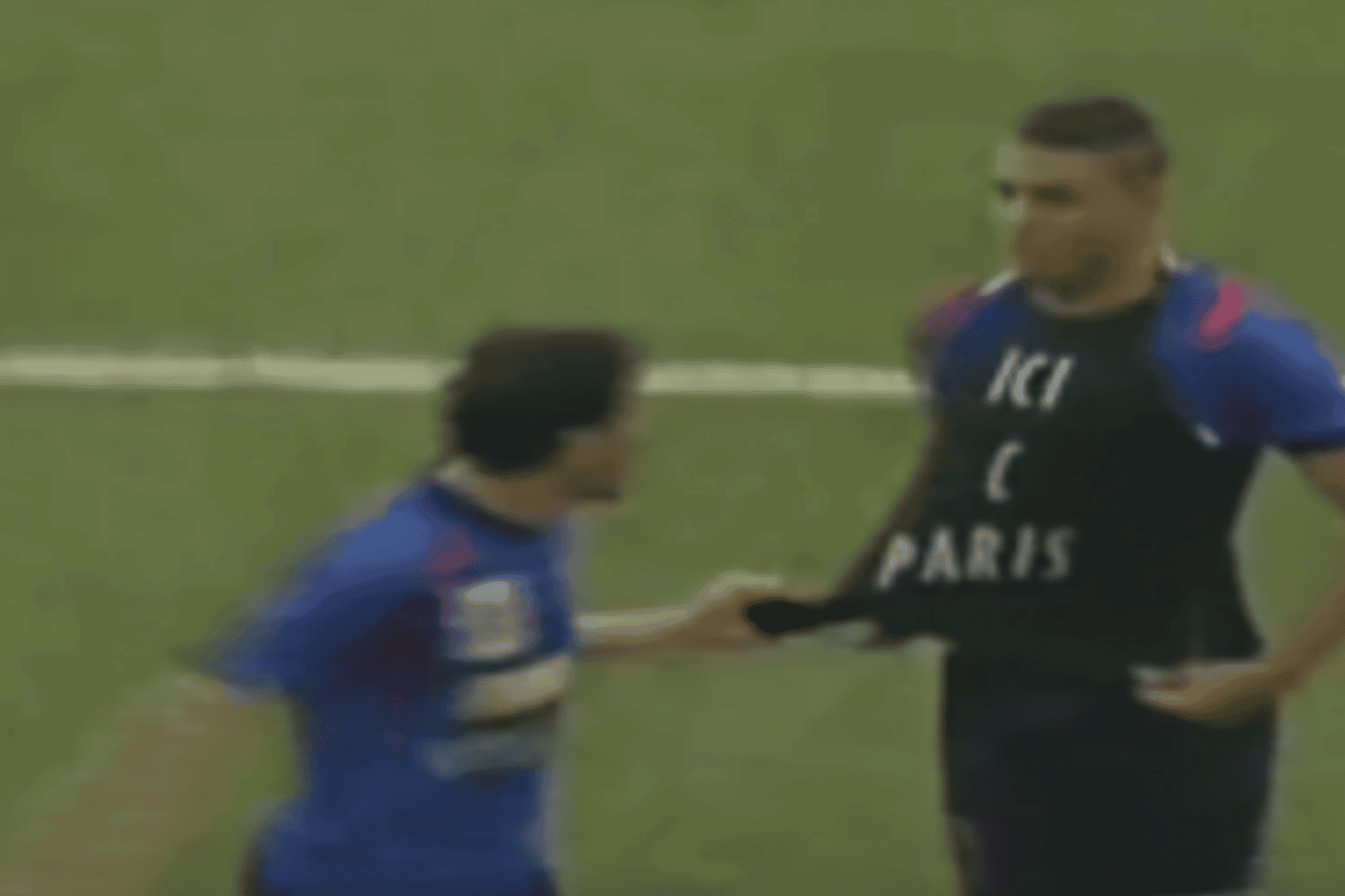 قميص اللاعب الجزائريّ watanserb.com