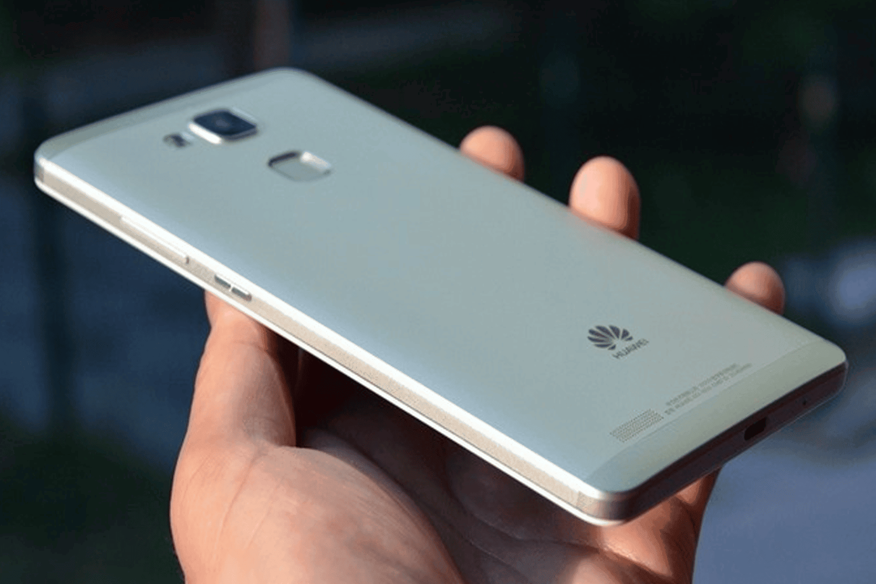 هاتف يتحدى iphone 6s watanserb.com