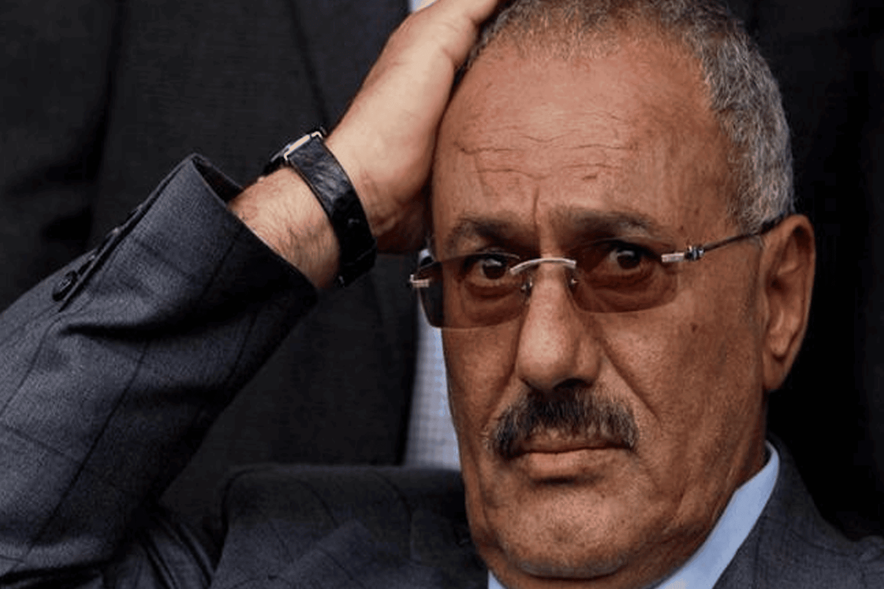 المخلوع يزور سفارة روسيا watanserb.com