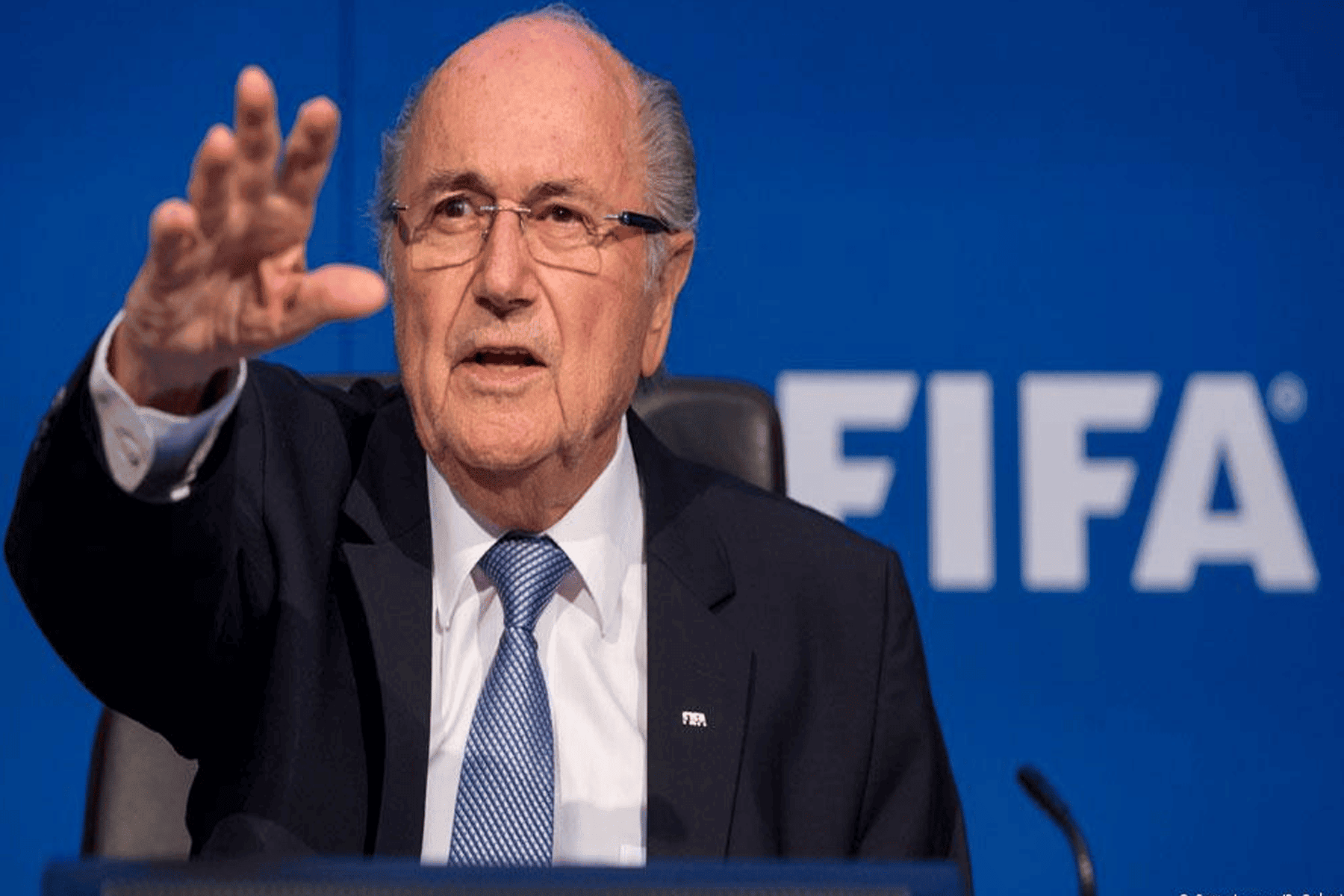 نجاة بلاتر من الموت watanserb.com