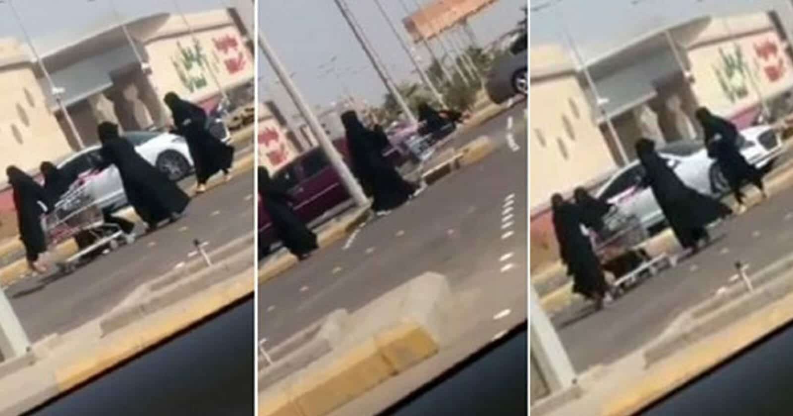 فتيات يداعبن بعضهن بالسعودية watanserb.com