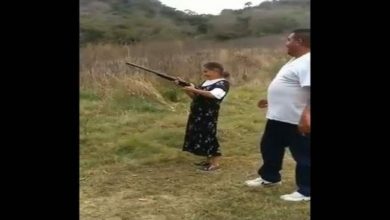 عجوز تتعلم إطلاق النيران watanserb.com