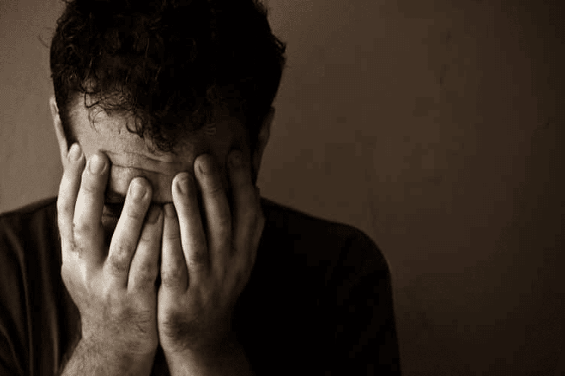 بكى الأب وواساه الولد watanserb.com