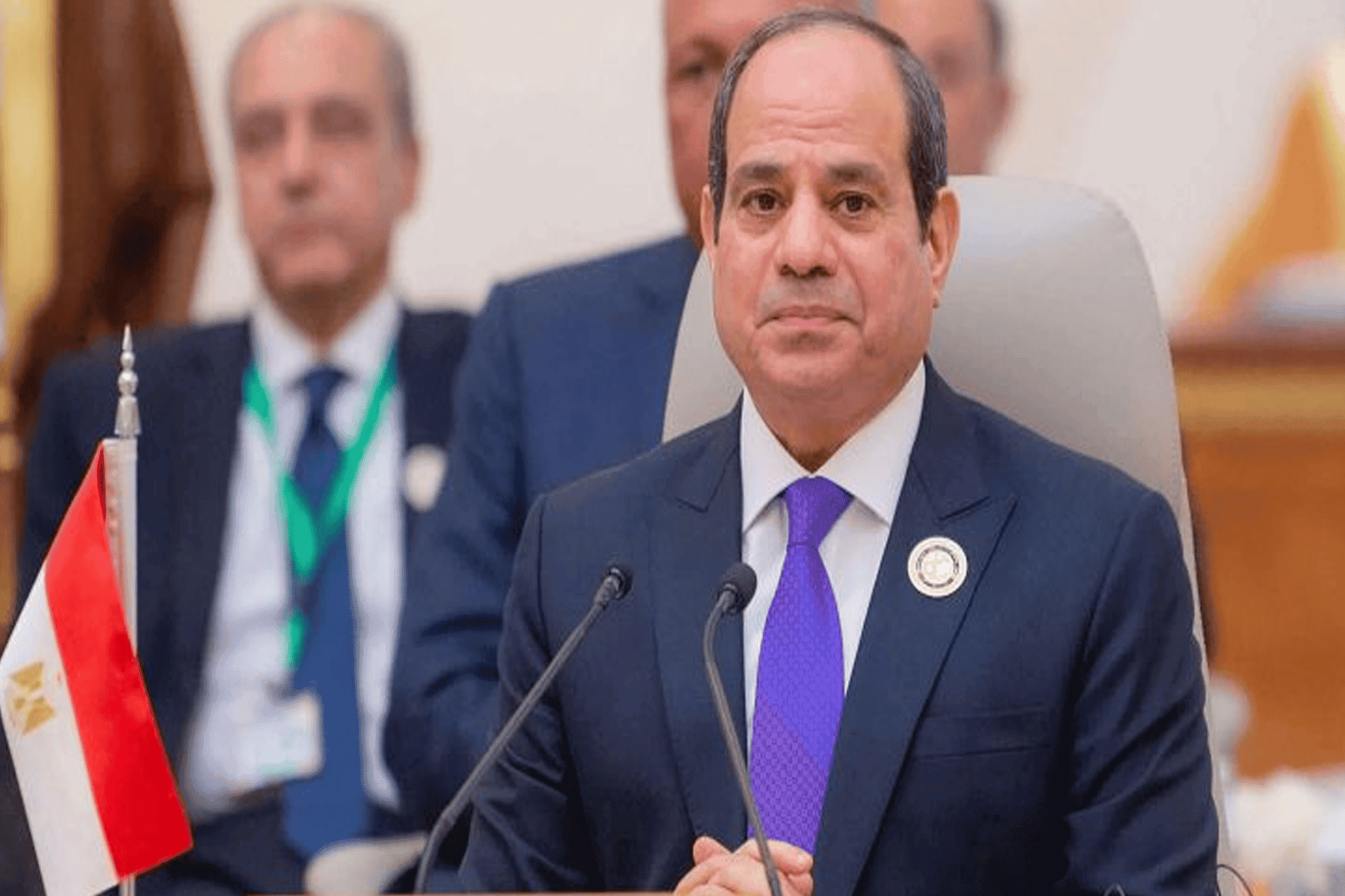 السيسي و كلاب كلية الشرطة watanserb.com