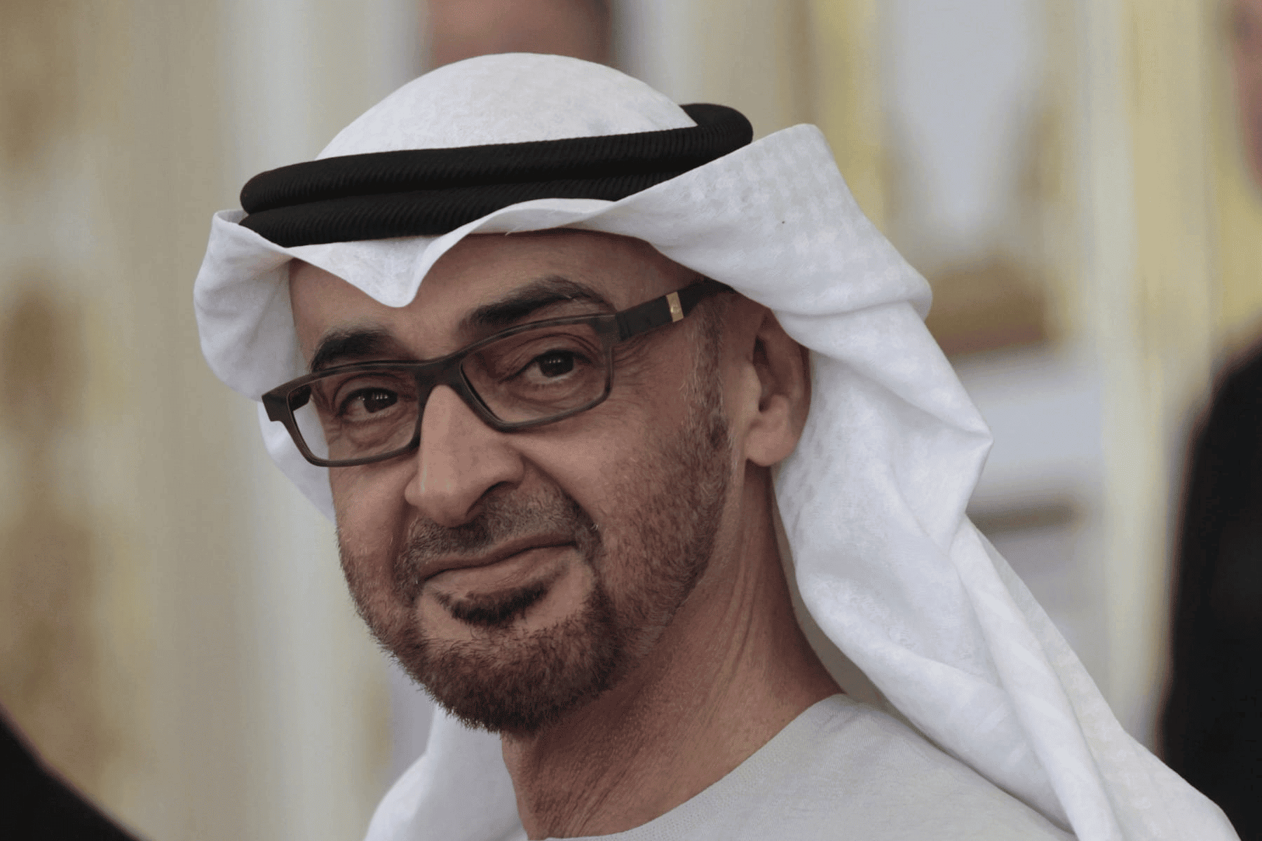 عيال زايد وجماعة كولن watanserb.com