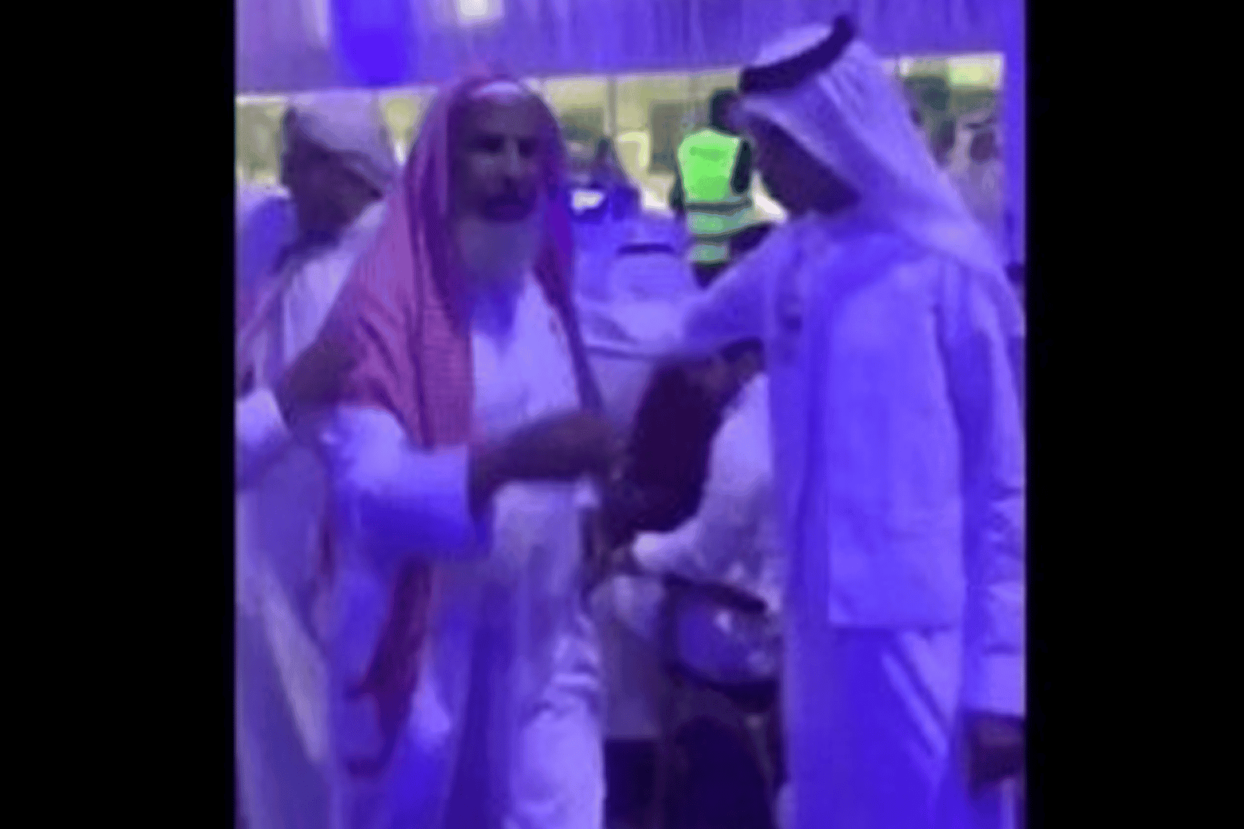 طرد محتسبين من معرض جدة للكتاب watanserb.com