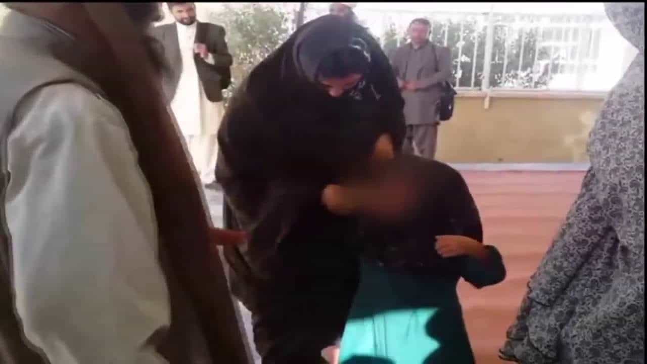 أفغاني يزوج ابنته ذات الـ 6 سنوات مقابل "ماعز"