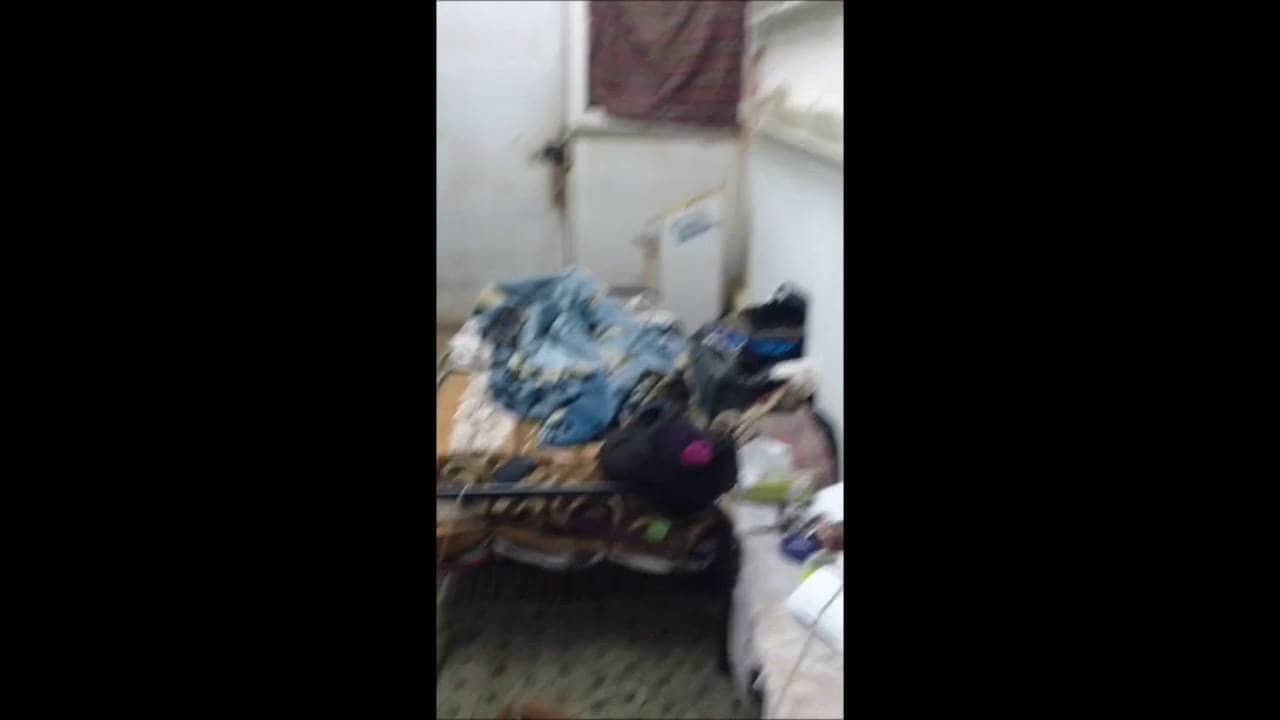 قاضي سعودي يمنع مواطنا من الصلاة في المسجد بعد انتقاده الإهمال فيه