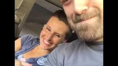 أمريكي يوثّق لحظة ولادة زوجته