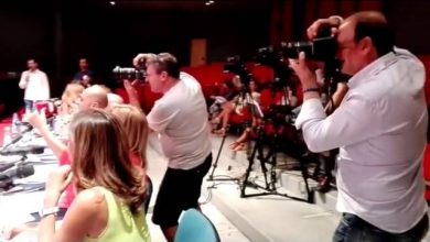 ملكة جمال إيطاليا 2016 تستعرض أمام الكاميرات مهاراتها في كرة القدم