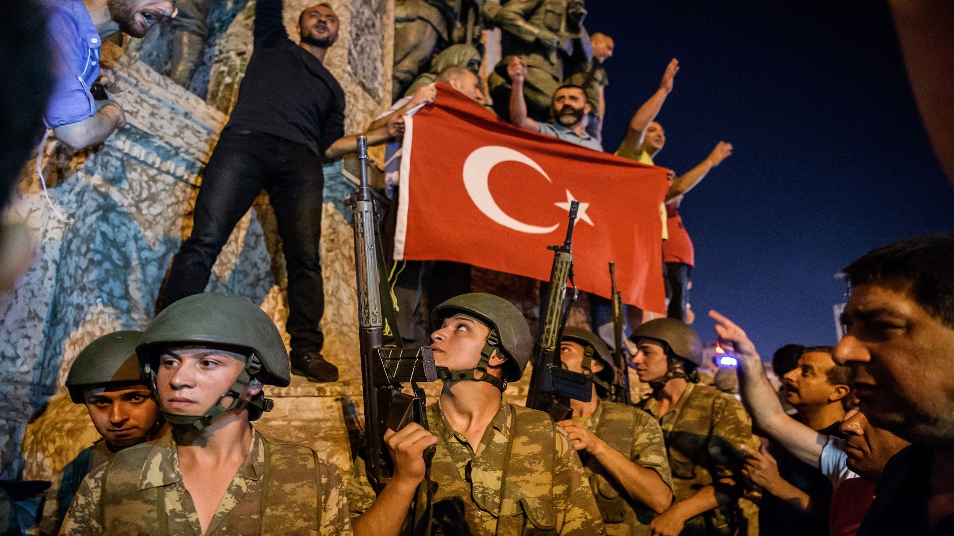 ليلة الانقلاب في جنجيلكوي التركية watanserb.com