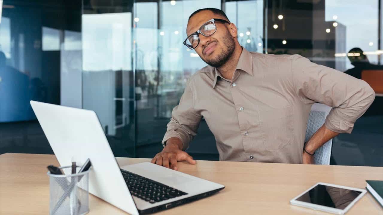 4٪ من جميع الوفيات ترجع إلى أن أفراد المجتمع يجلسون أكثر من ثلاث ساعات يوميا.