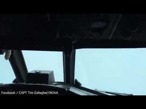 تصوير مُخيف من داخل طائرة تحلّق في قلب إعصار "ماثيو"