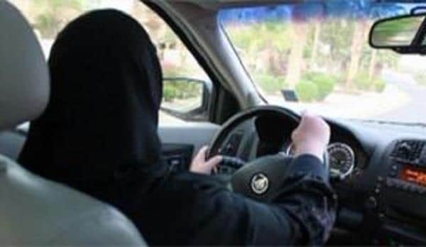 سعودية تقود سيارة watanserb.com
