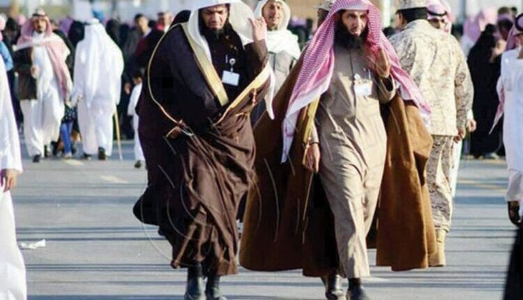 في شوارع الرياض فتاة ترقص السعودية.. فتاة