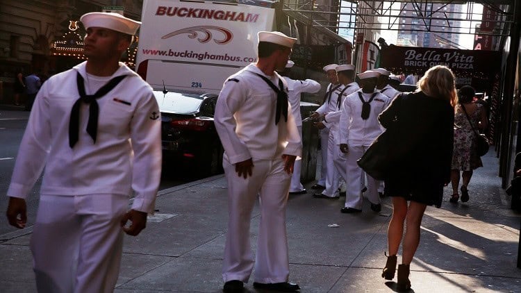 جنس جماعي لـ4 ضباط مع طفلة تهزّ البحرية الأمريكية watanserb.com