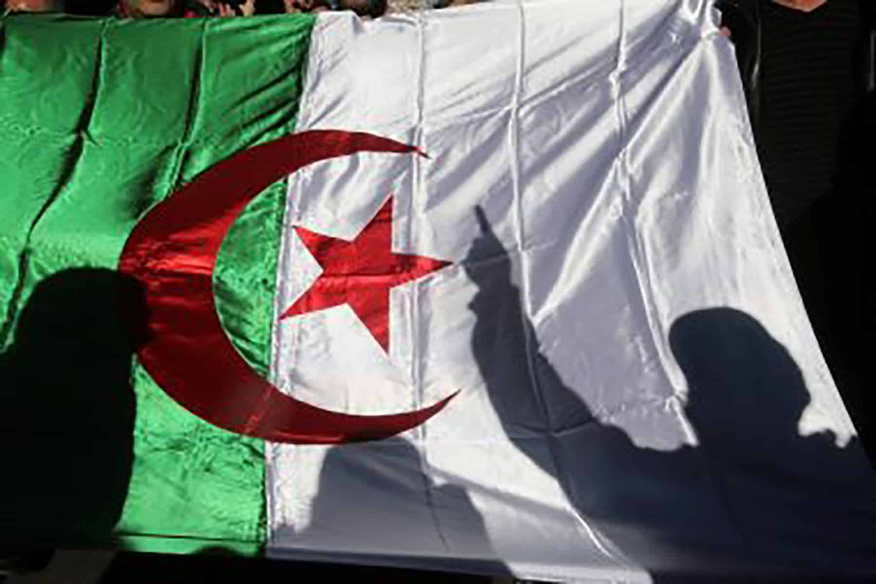 الجزائر وعيسى watanserb.com