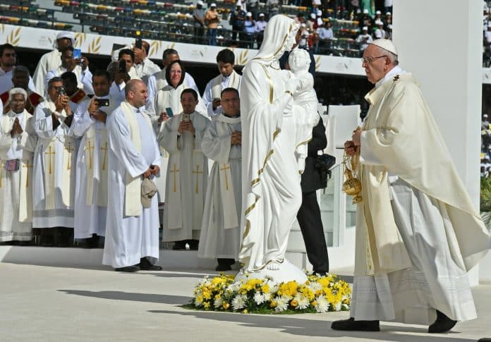 بابا ​الفاتيكان يترأس أوّل قدّاس في الإمارات watanserb.com