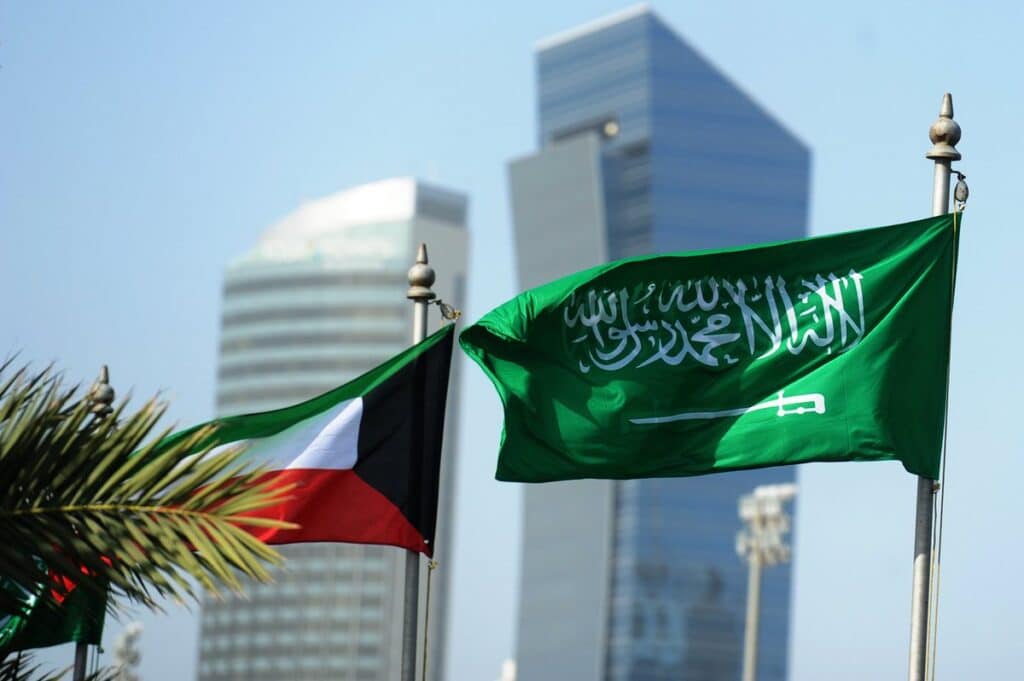 علم الكويت والسعودية watanserb.com