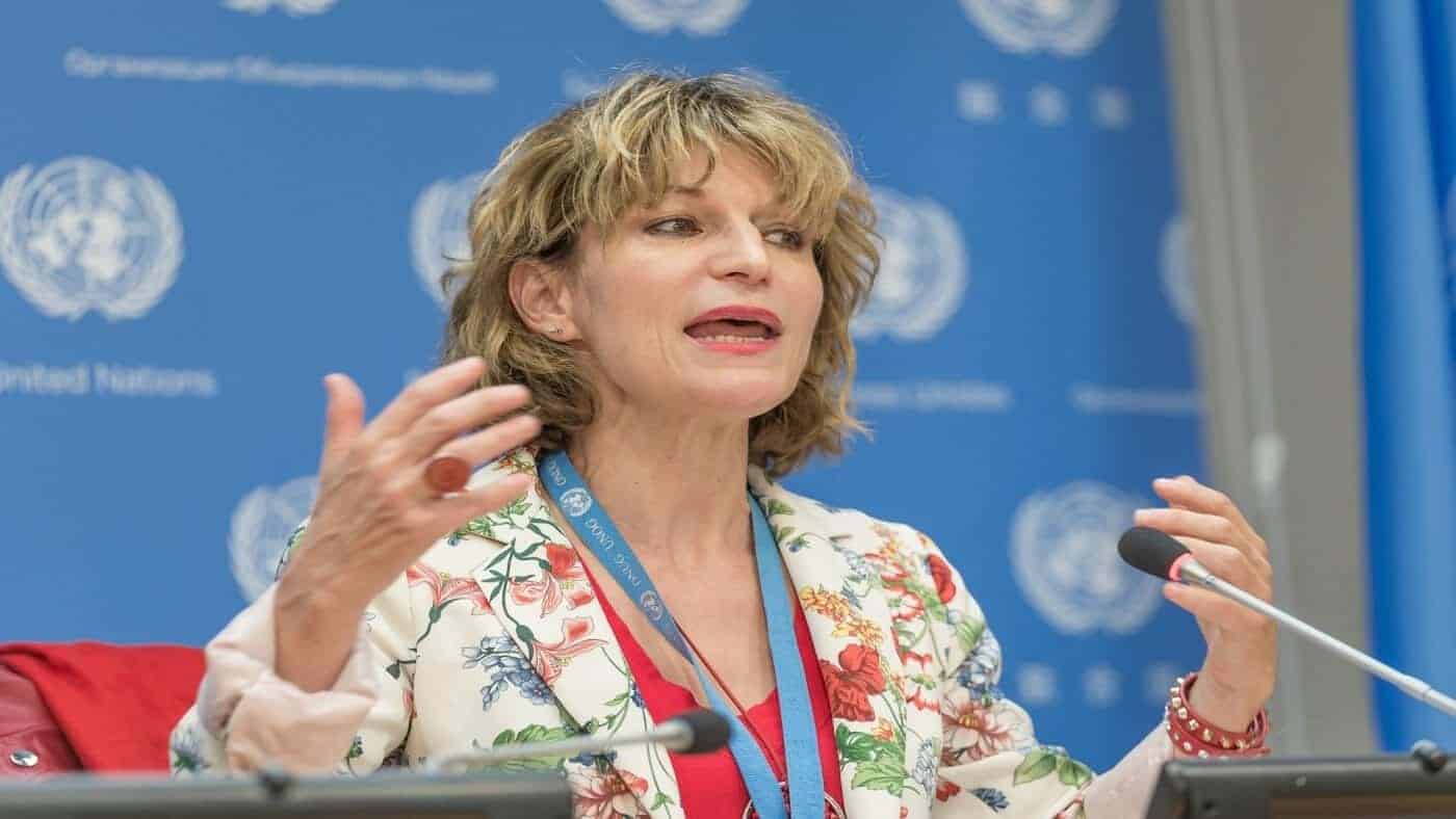 أغنيس كالامارد watanserb.com