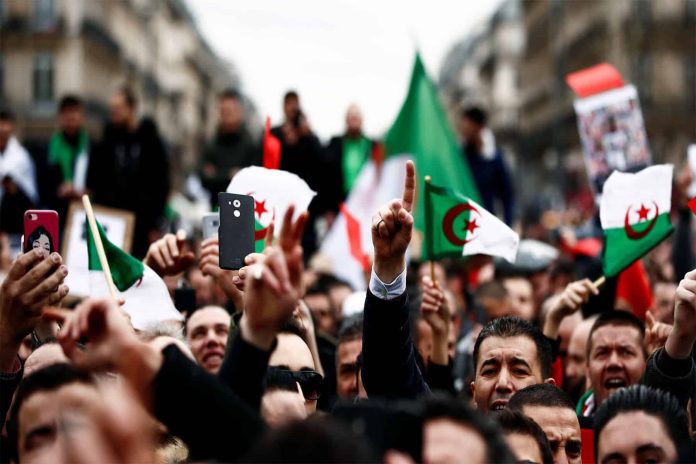 مظاهرات الجزائر watanserb.com