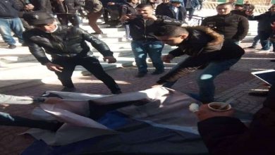 الجزائريون أحرقوا صور بوتفليقة watanserb.com