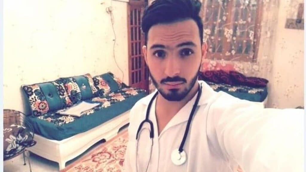 طالب طب جزائري watanserb.com