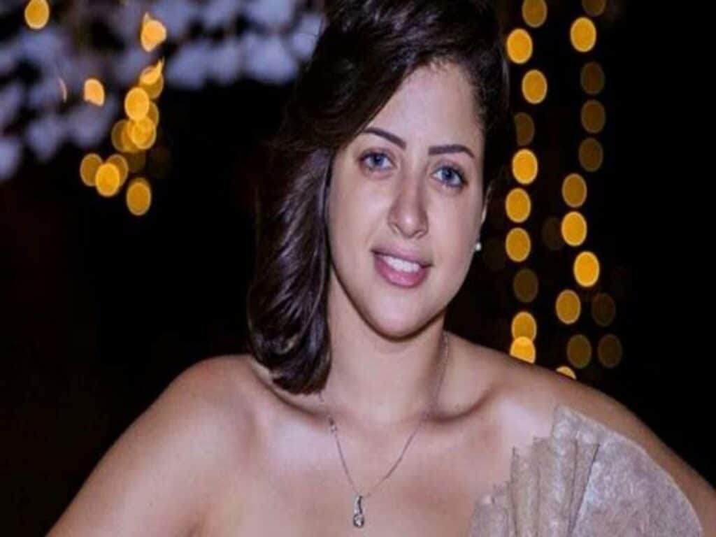 منى فاروق watanserb.com